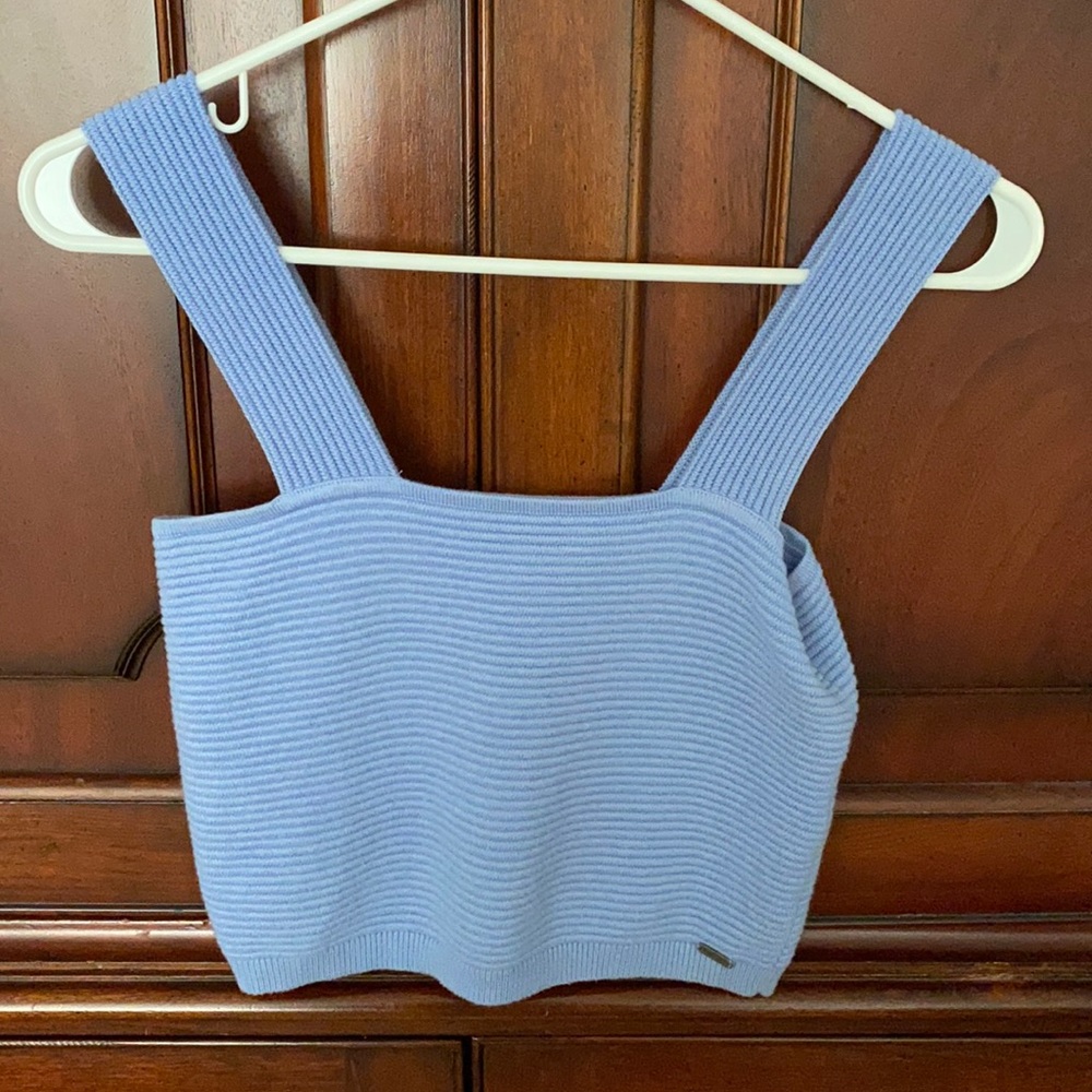 holister crop top